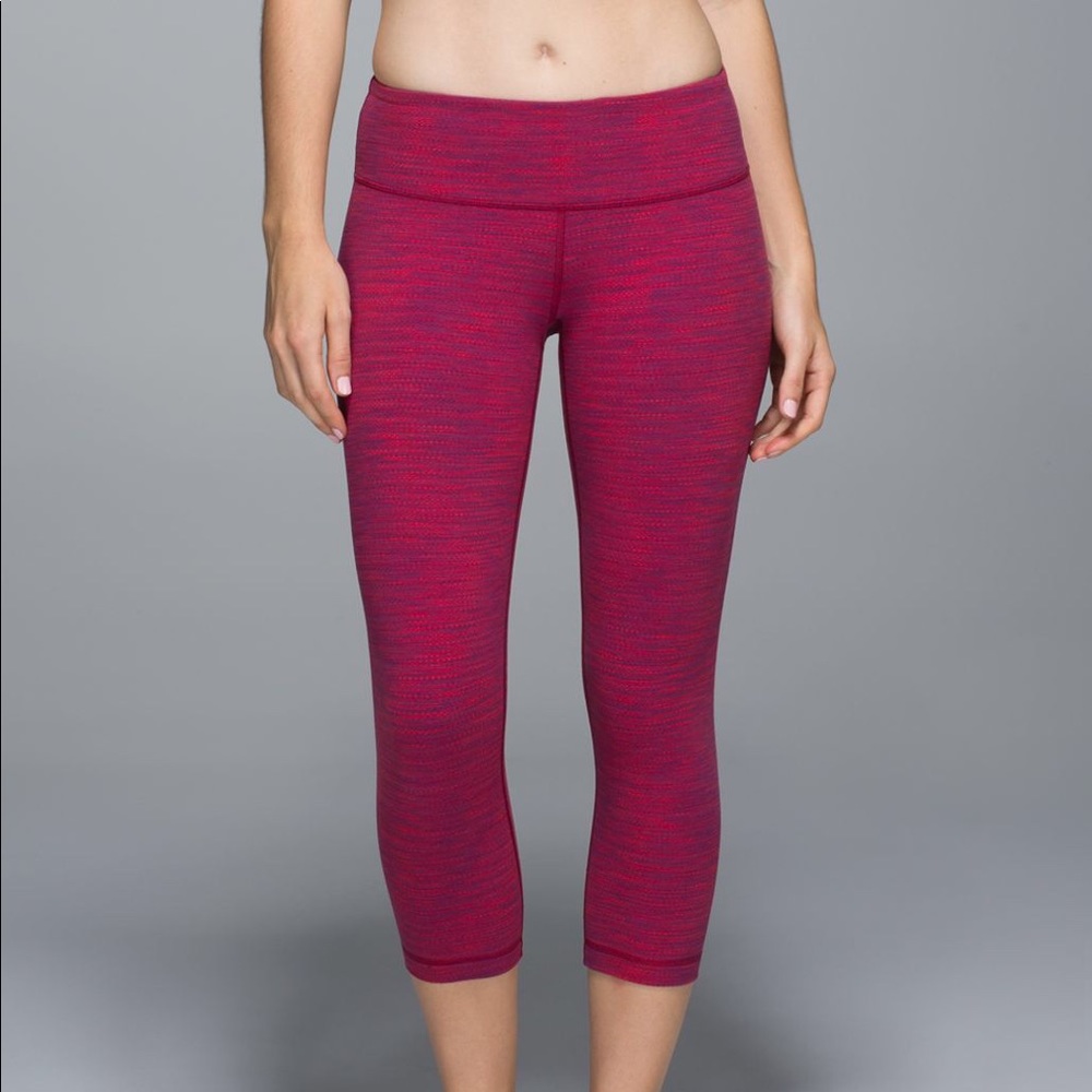 EUC Lululemon Wunder Under Crop II